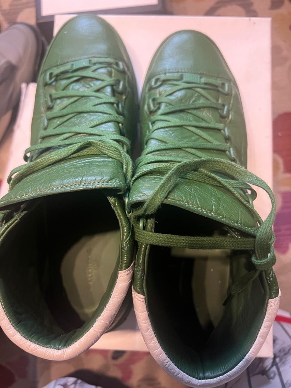Balenciaga Men's Olive Green Low-Top Sneakers